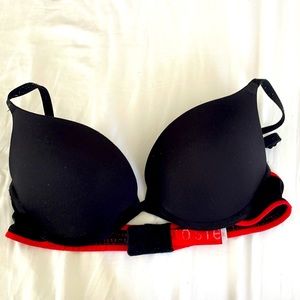 Natori black/ red bra size 32C